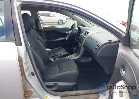 2011 Toyota Corolla S z USA, uszkodzony, nr VIN 2T1BU4EE9BC662709